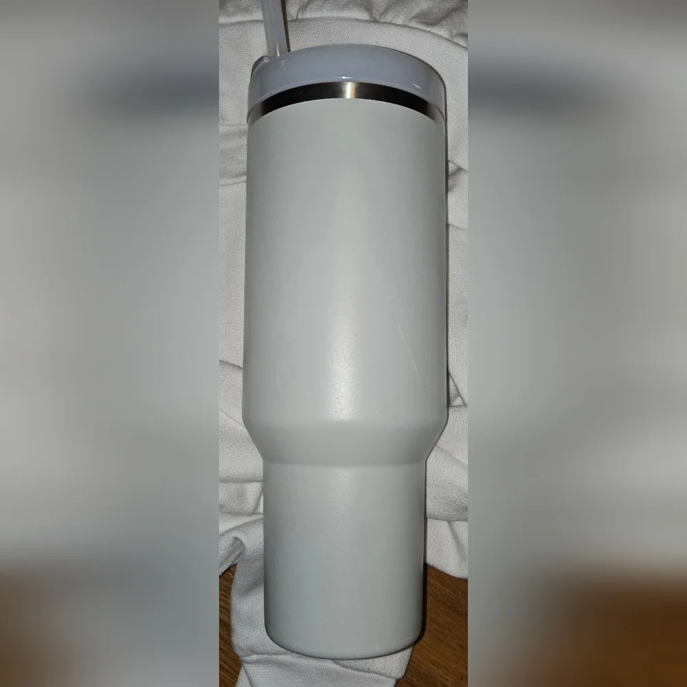 Stanley Modern Gray Vase - Picture 4 of 7